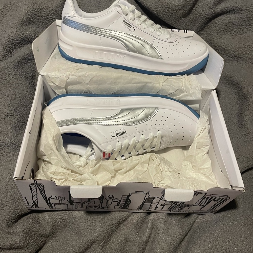 RARE Puma NYC LIMITED EDITION GV SpeciaL.Statue of Liberty at back. Gel bottom.